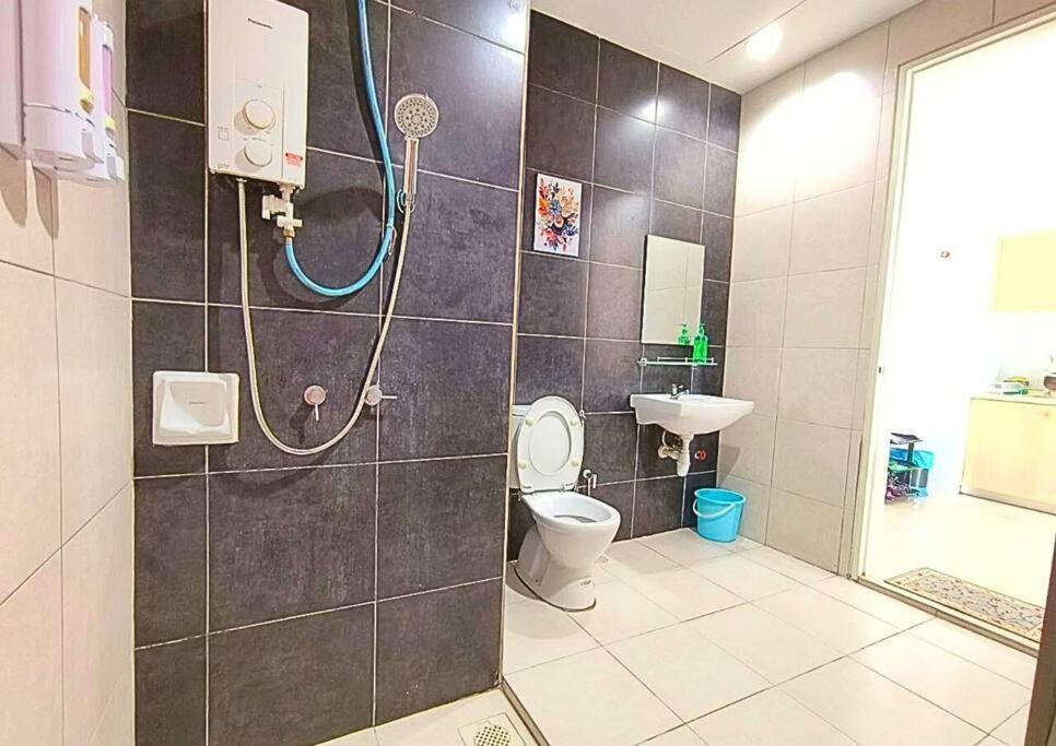 Homely Cozy Home, 1-5 Pax - Dp5 Apartment