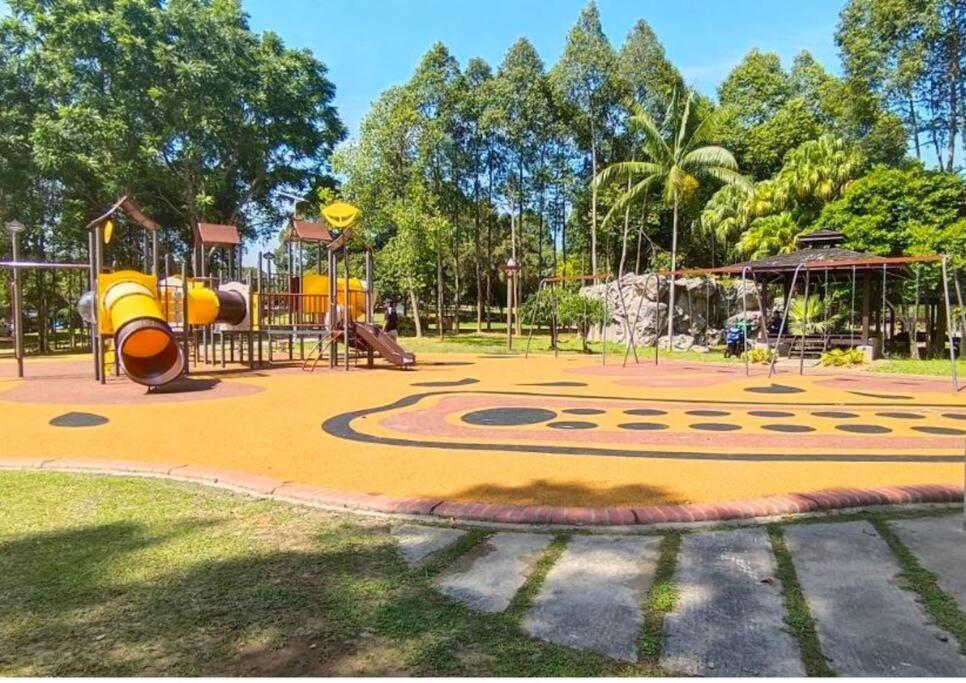 Homely Cozy Home, 1-5 Pax - Dp5 Apartment Cyberjaya